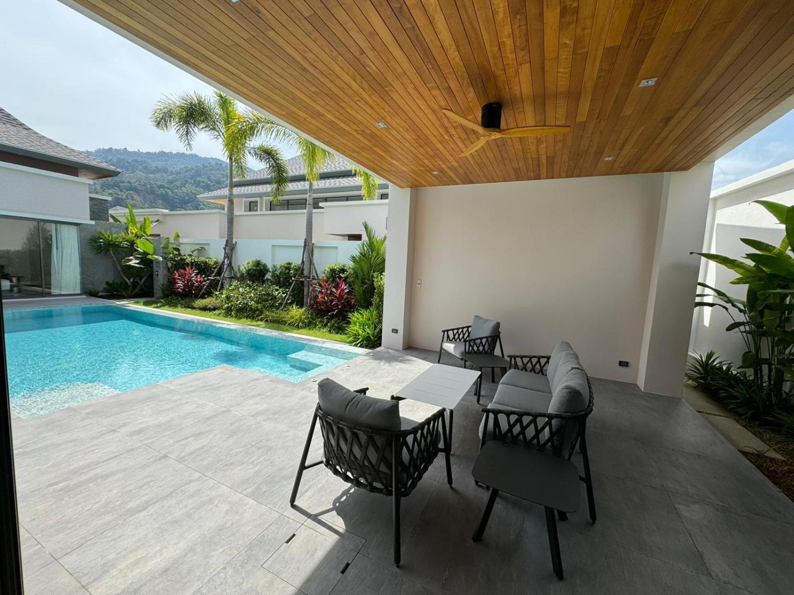 Luxury Breeze With Private Pool & Maid * Phuket